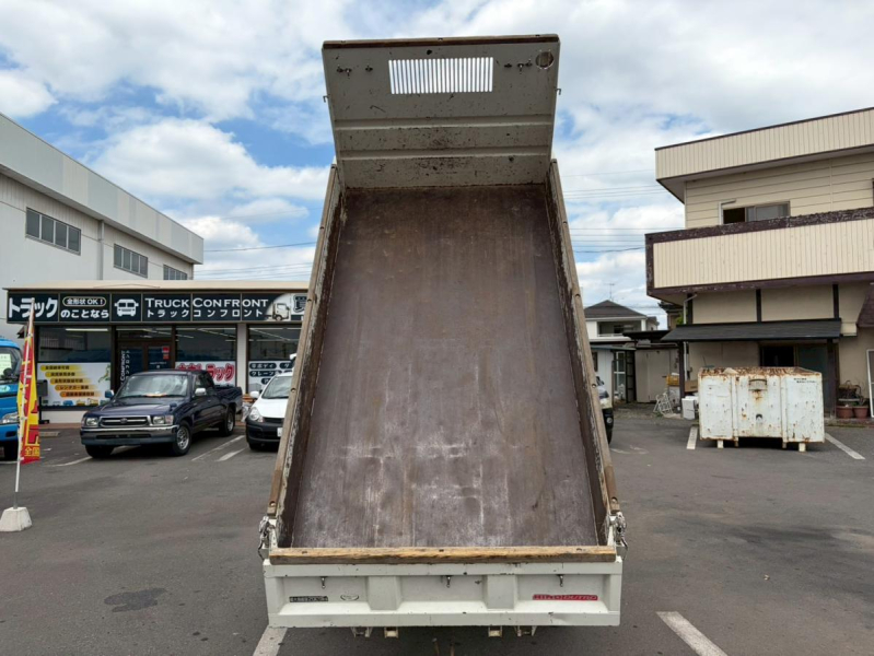 車検付き(R8/10/11まで)全低床MT極東4ナンバー2トン積載|中古トラックの販売・買取・査定のアイナビ