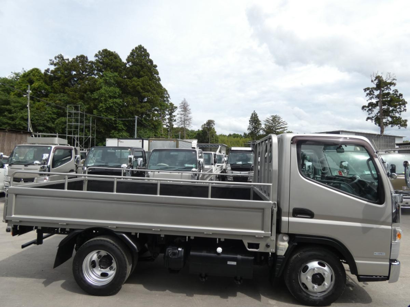 1.5トン 平ボディー MT 三方開260458|中古トラックの販売・買取・査定のアイナビ