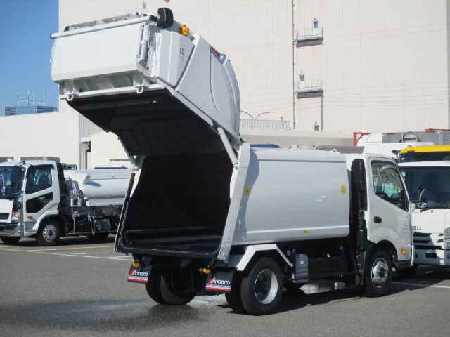 R7 日野デュトロ プレス式塵芥車5.9立米 未使用車|中古トラックの販売・買取・査定のアイナビ