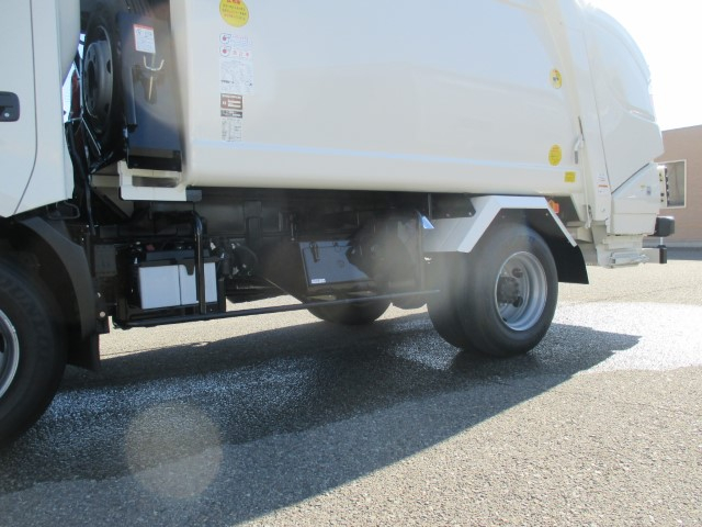 R7 日野デュトロ プレス式塵芥車5.9立米 未使用車|中古トラックの販売・買取・査定のアイナビ