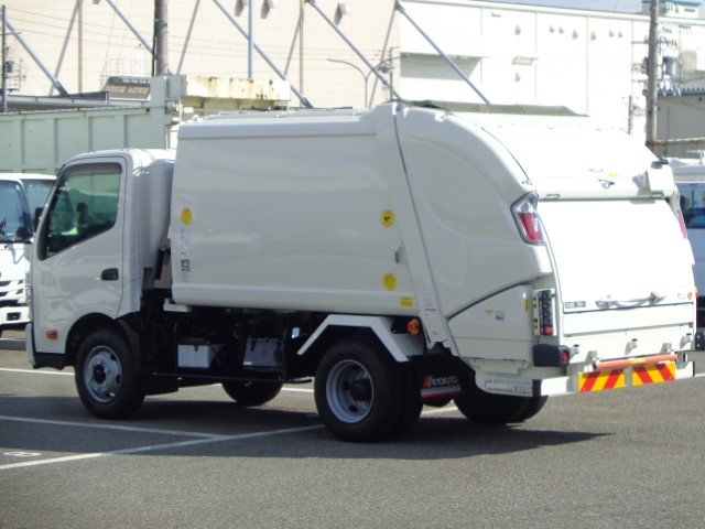 R7 日野デュトロ プレス式塵芥車6.9立米 未使用車|中古トラックの販売・買取・査定のアイナビ