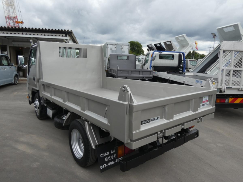 H302トンオートマ ダンプ|中古トラックの販売・買取・査定のアイナビ