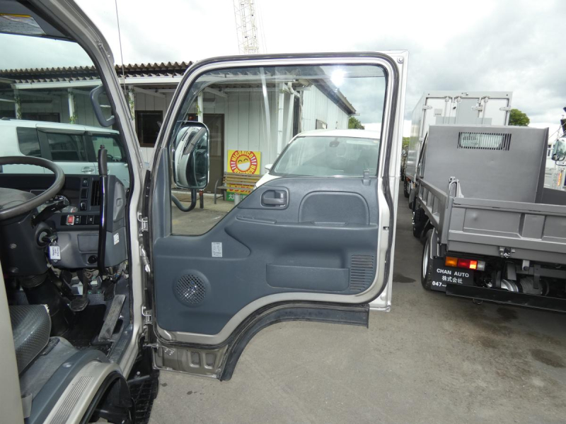 H302トンオートマ ダンプ|中古トラックの販売・買取・査定のアイナビ