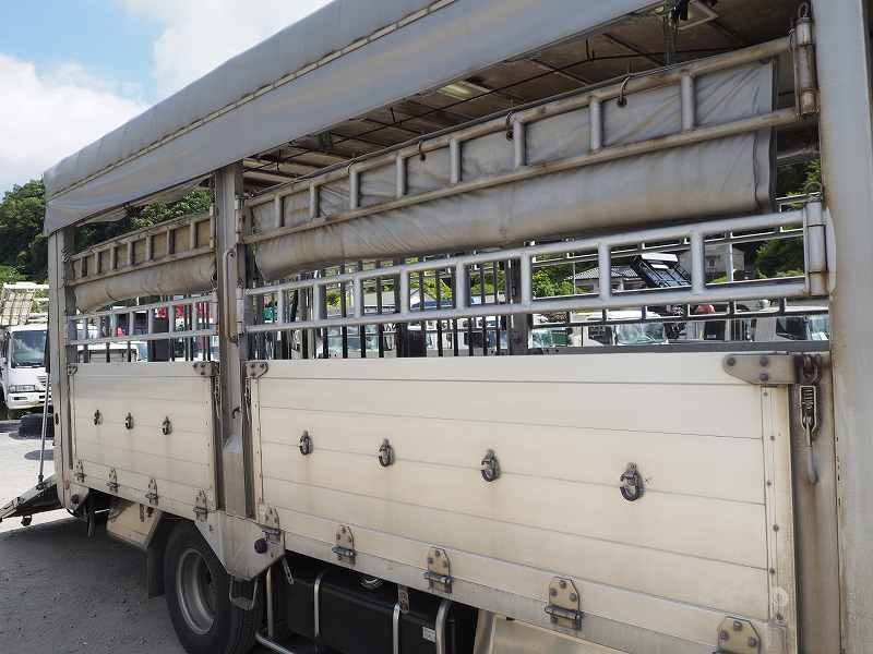 いすゞエルフワイド超ロング家畜運搬車自動ゲート|中古トラックの販売・買取・査定のアイナビ