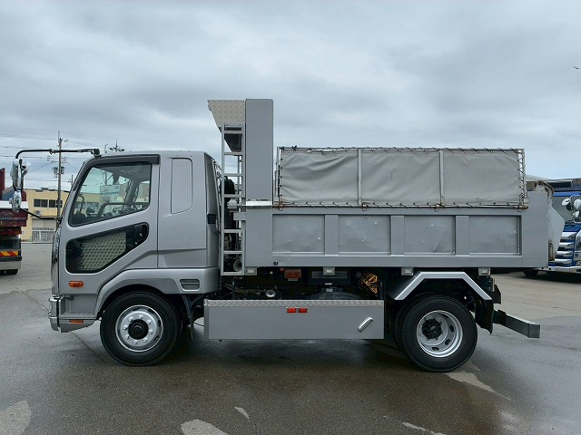 保証対象車両増トン7.6トン積載極東開発工業240馬力6速MT|中古トラックの販売・買取・査定のアイナビ