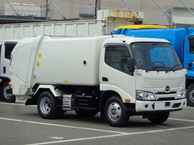 R7 日野デュトロ 回転式塵芥車5.1立米 未使用車|中古トラックの販売・買取・査定のアイナビ