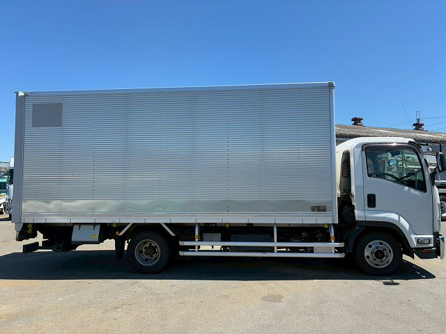 ワンオーナー240馬力6速マニュアルMT4t8tドライバン箱車|中古トラックの販売・買取・査定のアイナビ
