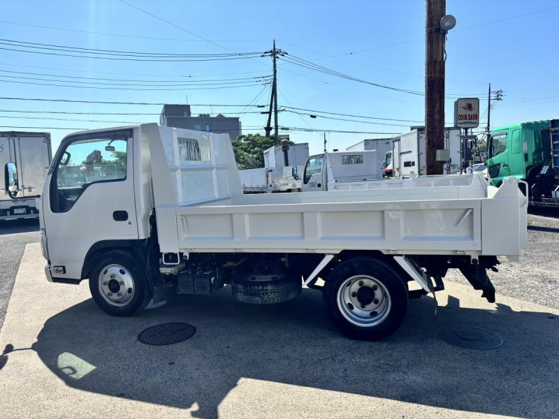 低床ダンプ 積載3000kg MT6速 新明和製|中古トラックの販売・買取・査定のアイナビ
