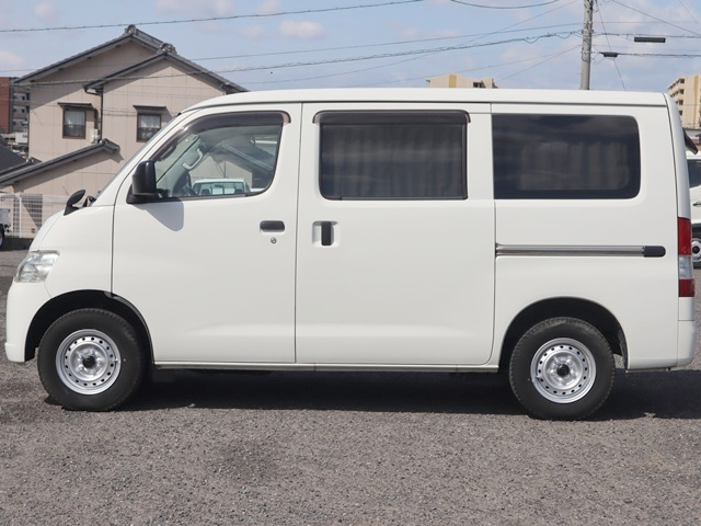 積載450Kg　事務室車　2人乗り　荷室テーブル・椅子|中古トラックの販売・買取・査定のアイナビ