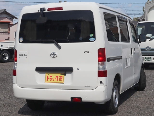 積載450Kg　事務室車　2人乗り　荷室テーブル・椅子|中古トラックの販売・買取・査定のアイナビ