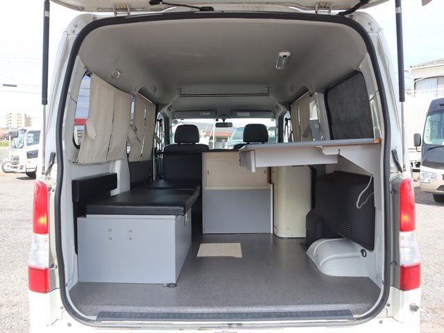 積載450Kg　事務室車　2人乗り　荷室テーブル・椅子|中古トラックの販売・買取・査定のアイナビ