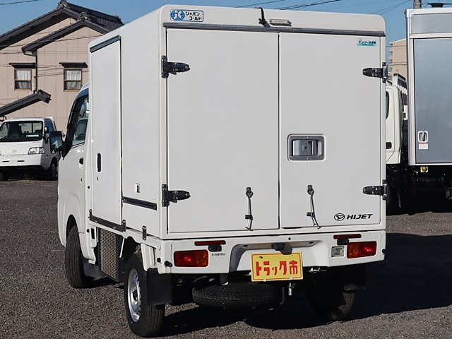 FRP中温冷凍車|中古トラックの販売・買取・査定のアイナビ