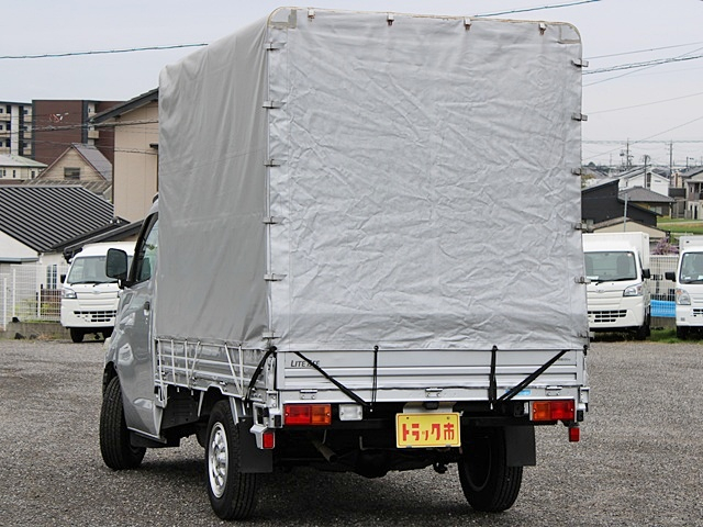 平ボディ　DX　幌付き|中古トラックの販売・買取・査定のアイナビ