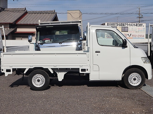 DX　Xエディション　平ボディ　積載800KG|中古トラックの販売・買取・査定のアイナビ