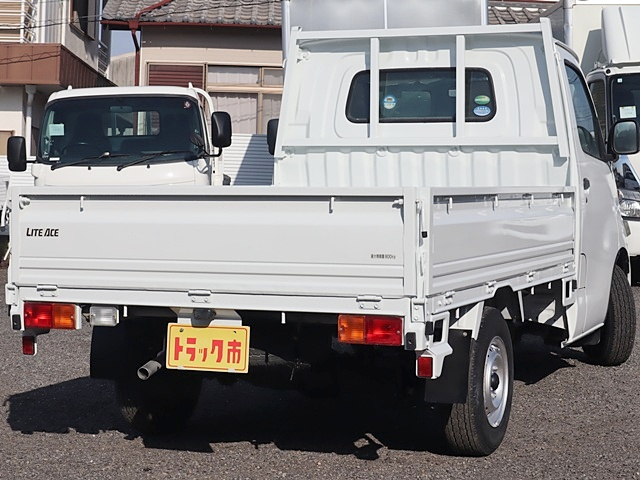 DX　Xエディション　平ボディ　積載800KG|中古トラックの販売・買取・査定のアイナビ