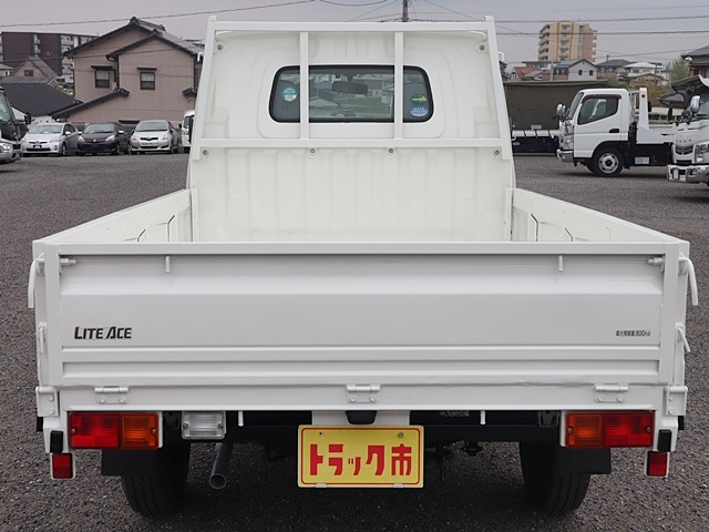 積載800Kg　平ボディ　車両総重量2050Kg　AT限定|中古トラックの販売・買取・査定のアイナビ