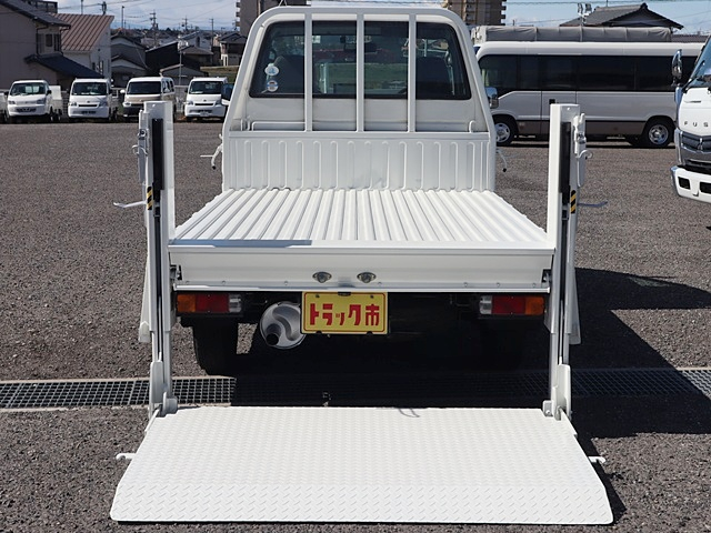 平ボディ 垂直パワーゲート 積載700kg|中古トラックの販売・買取・査定のアイナビ