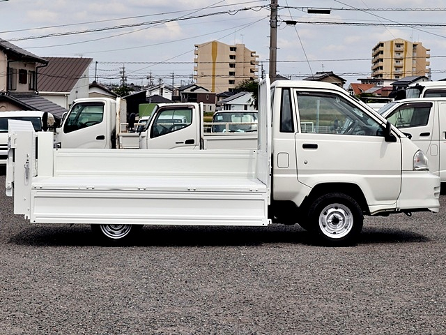 垂直パワーゲート 平ボディ 積載950KG トヨタ車体|中古トラックの販売・買取・査定のアイナビ