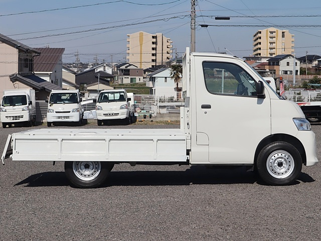 積載800Kg 平ボディ AT限定&新普通免許対応 PCS|中古トラックの販売・買取・査定のアイナビ