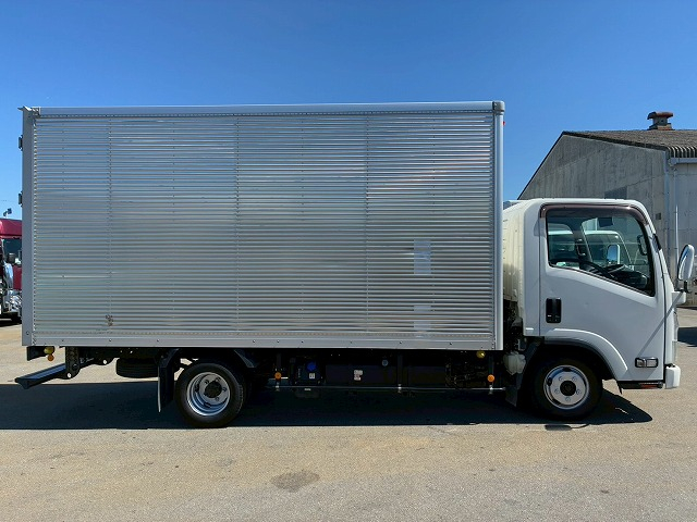 標準幅5速MT5トン限定・準中型免許2t5tドライバン箱車|中古トラックの販売・買取・査定のアイナビ