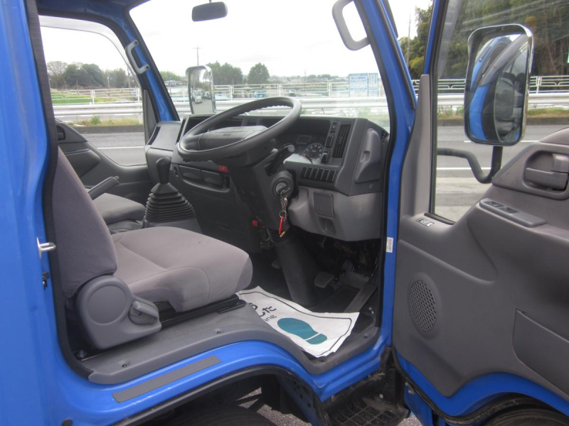 H.26年いすゞエルフFFL4WD1.5t平ボディー|中古トラックの販売・買取・査定のアイナビ