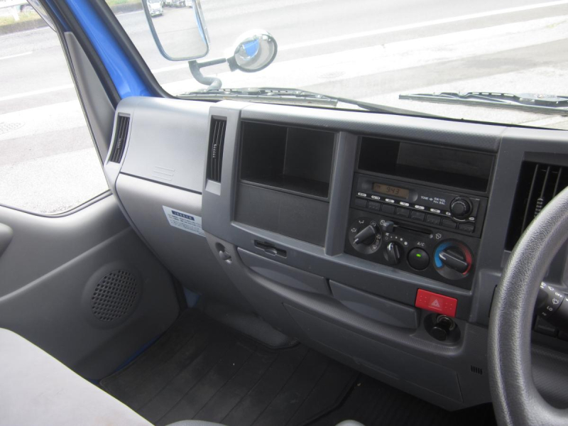 H.26年いすゞエルフFFL4WD1.5t平ボディー|中古トラックの販売・買取・査定のアイナビ