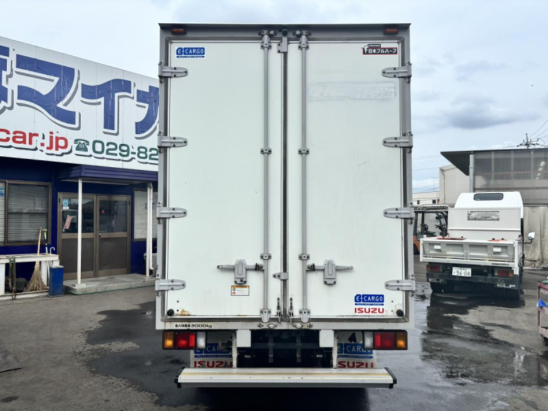 エルフ 10尺アルミバン MT5速 積載2000kg|中古トラックの販売・買取・査定のアイナビ