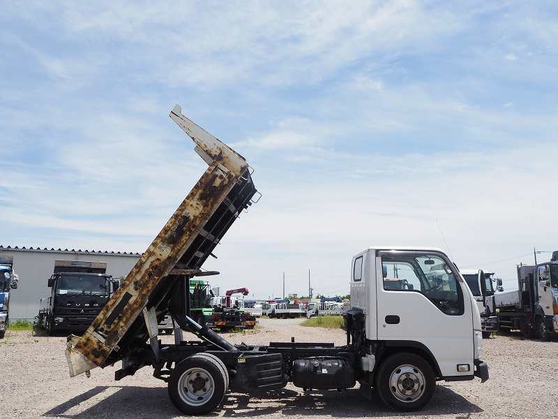 いすゞエルフパートタイム4WDダンプ積載2t|中古トラックの販売・買取・査定のアイナビ