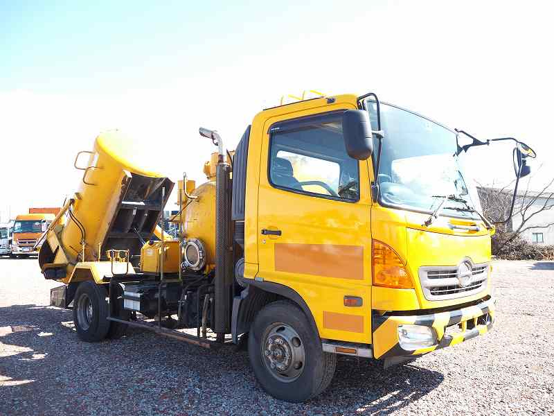 日野レンジャー新明和製強力吸引車汚泥吸引車|中古トラックの販売・買取・査定のアイナビ