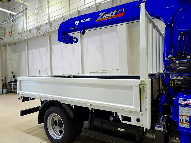 キャンター3t全低床標準セミロング4段クレーン付未使用車|中古トラックの販売・買取・査定のアイナビ