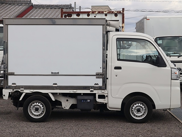 スタンダード 4WD 移動販売車 冷蔵冷凍装置|中古トラックの販売・買取・査定のアイナビ