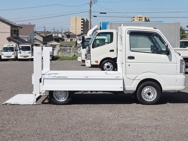 平ボディ　垂直パワーゲート　4WD　積載350kg|中古トラックの販売・買取・査定のアイナビ