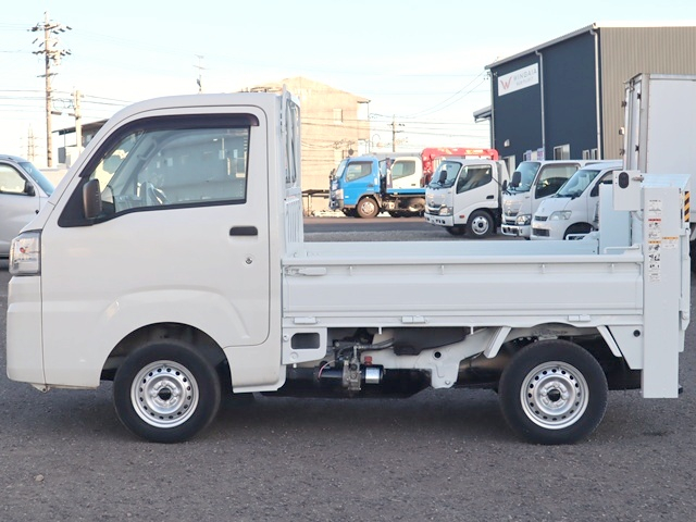 平ボディ 垂直式テールリフト|中古トラックの販売・買取・査定のアイナビ