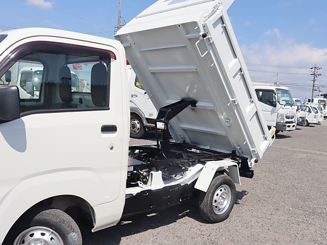 ダンプ　積載350KG　極東開発　多目的PTO式　4WD|中古トラックの販売・買取・査定のアイナビ