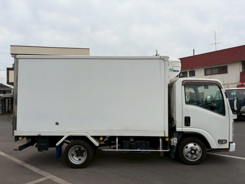 10尺低温-30℃1.9トン積載スムーサー左サイド扉アルミ縞板|中古トラックの販売・買取・査定のアイナビ