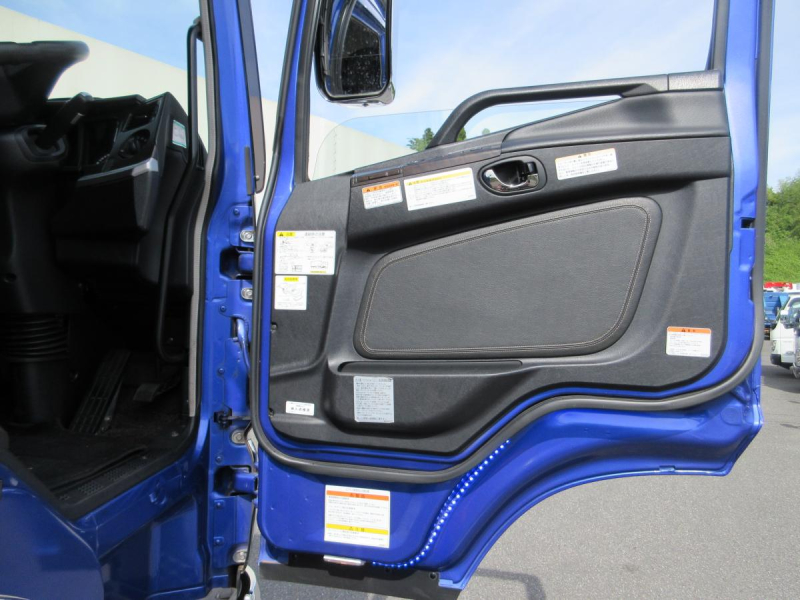 プレミアムライン ハイルーフ 第五輪11500Kg トラクタ|中古トラックの販売・買取・査定のアイナビ