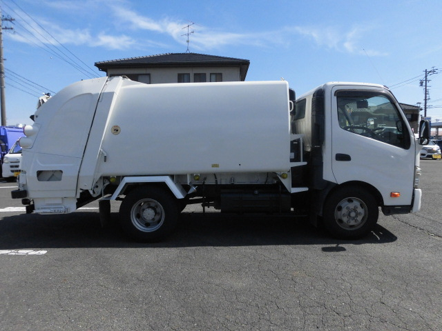 26年デュトロ5.9プレスパッカー　連続SW　汚水タンク|中古トラックの販売・買取・査定のアイナビ