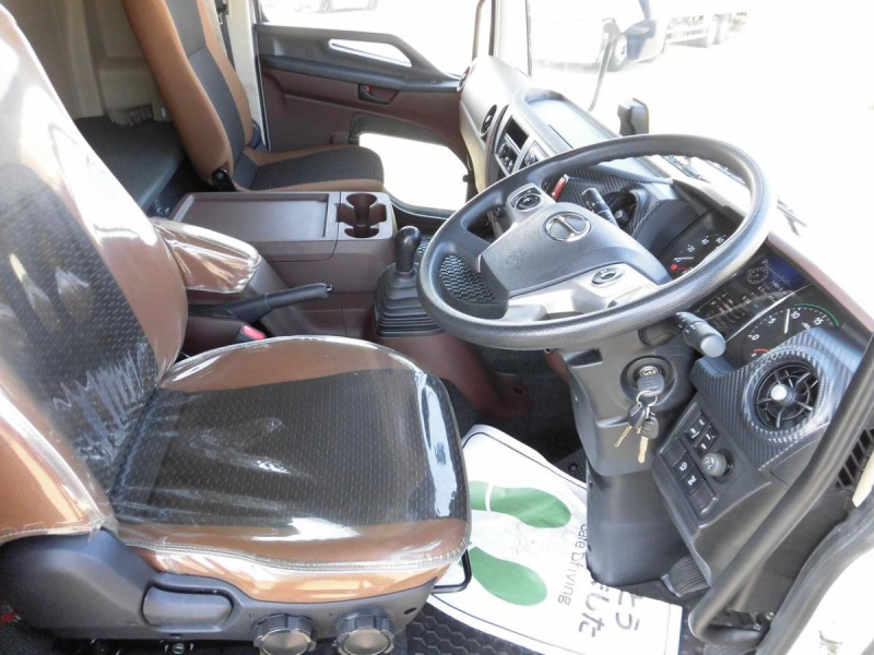 令和5年　日野　アルミウイング　ハイルーフ　エアサス　240馬力|中古トラックの販売・買取・査定のアイナビ