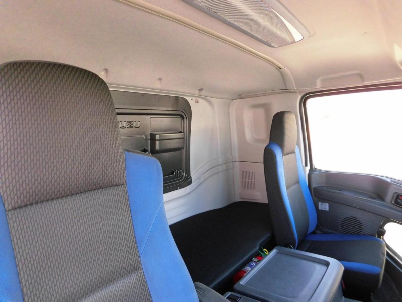29年 いすゞ 低床ウイング Gカーゴ AT車 アルミホイール|中古トラックの販売・買取・査定のアイナビ