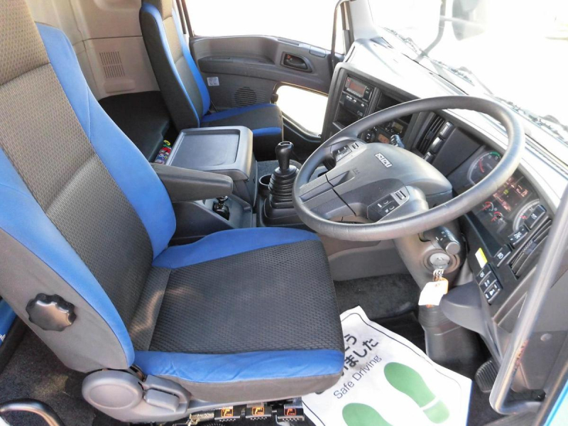 29年 いすゞ 低床ウイング Gカーゴ AT車 アルミホイール|中古トラックの販売・買取・査定のアイナビ