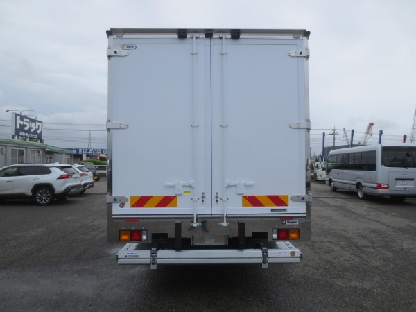 三菱ファイター冷蔵冷凍車ゲート付|中古トラックの販売・買取・査定のアイナビ