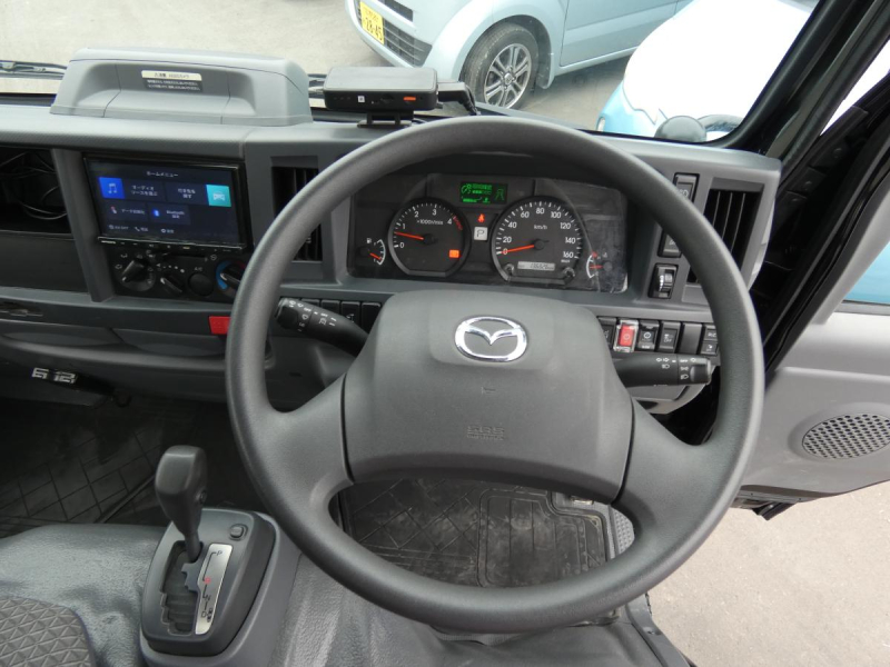 R3 2トン平ボディ　オートマ|中古トラックの販売・買取・査定のアイナビ