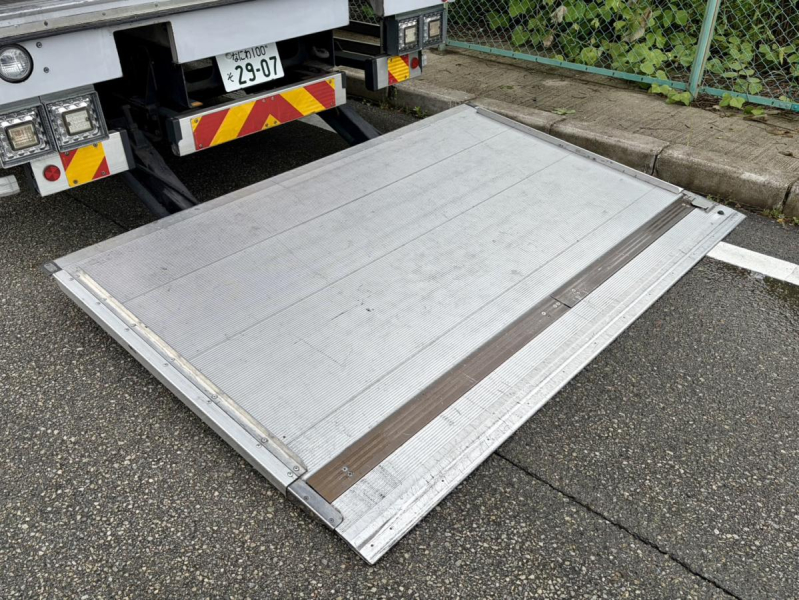 平成29年式 TPG-FD7JPAG 検査付 7.2m跳ね上げゲート付ウイング|中古トラックの販売・買取・査定のアイナビ