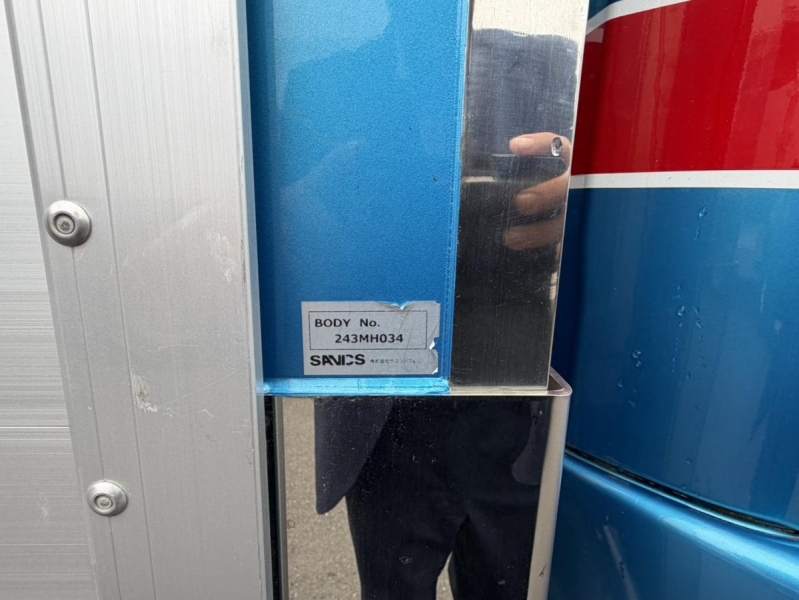 R6年式増トンアルミブロックワイド6万kmワンオーナー車|中古トラックの販売・買取・査定のアイナビ