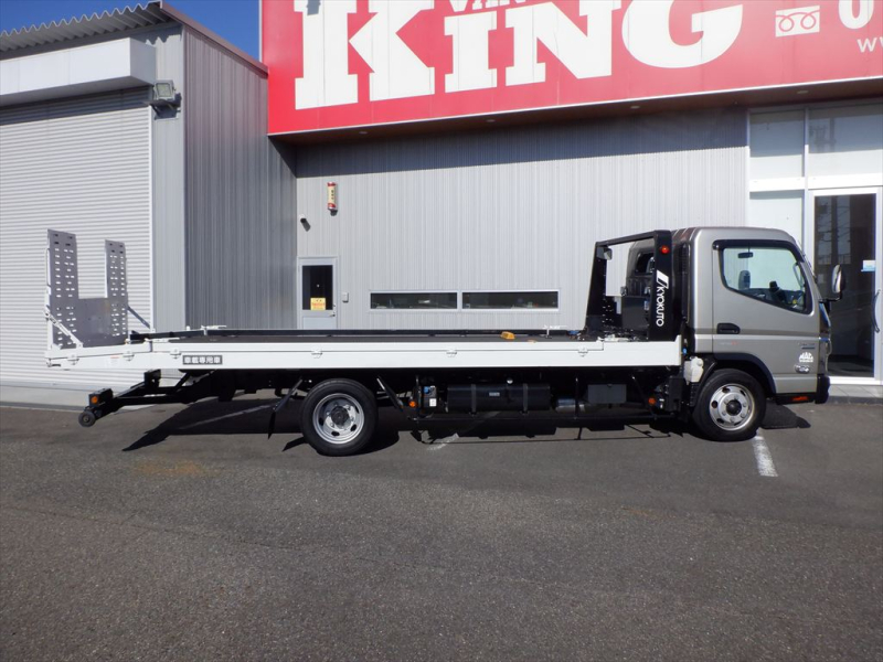 R5 キャンター 積載車|中古トラックの販売・買取・査定のアイナビ