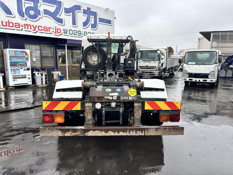 増トンアームロール 新明和製 積載7700kg 240馬力|中古トラックの販売・買取・査定のアイナビ