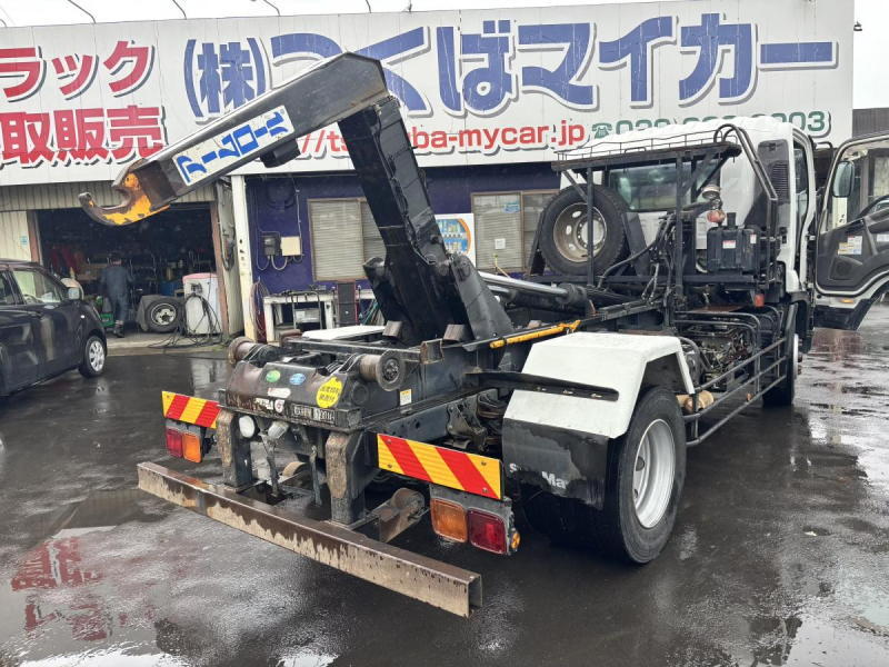 増トンアームロール 新明和製 積載7700kg 240馬力|中古トラックの販売・買取・査定のアイナビ