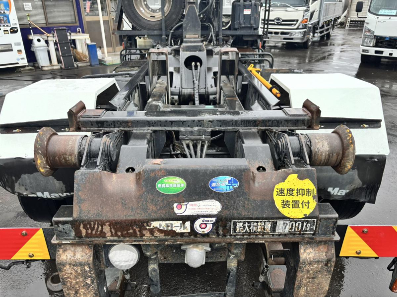 増トンアームロール 新明和製 積載7700kg 240馬力|中古トラックの販売・買取・査定のアイナビ
