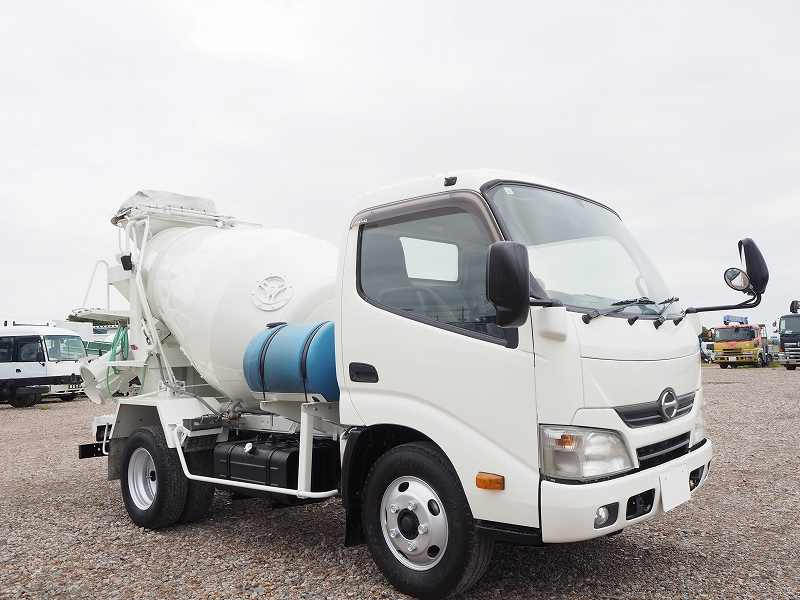 日野デュトロカヤバ製2.5立米生コンコンクリートミキサー車|中古トラックの販売・買取・査定のアイナビ