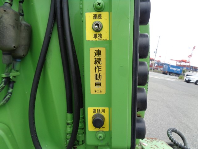 H28 日野デュトロ 回転式塵芥車5.1立米 反転装置付き|中古トラックの販売・買取・査定のアイナビ